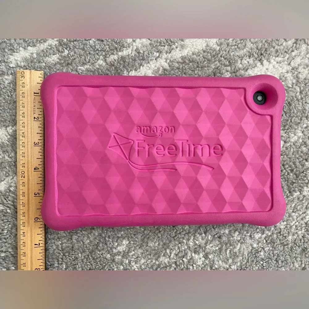 Amazon Fire HD8 32 GB with pink case Model# L5S83A